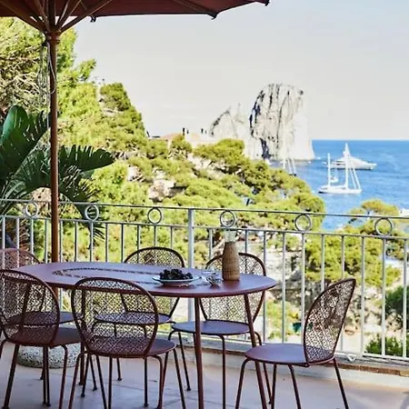 Cisterna Capri, Private Front With Pool *