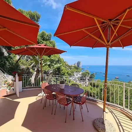 Вилла Cisterna Capri, Private Front With Pool Капри