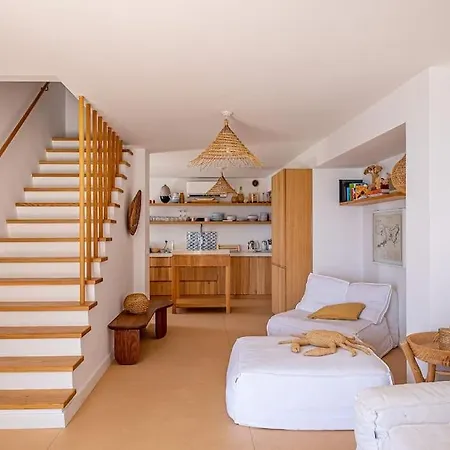 Cisterna Capri, Private Front With Pool Вилла *