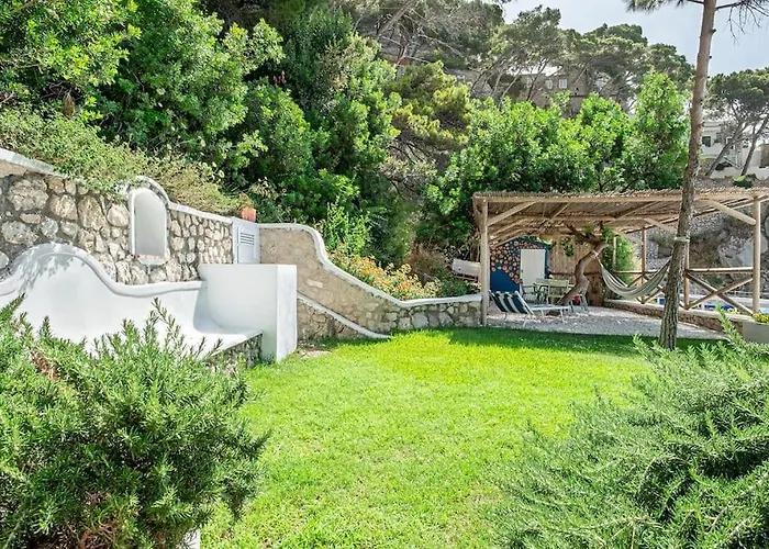 别墅 Tenuta Saracena Capri, Private Beach Front Estate With Panoramic Pool 卡普里